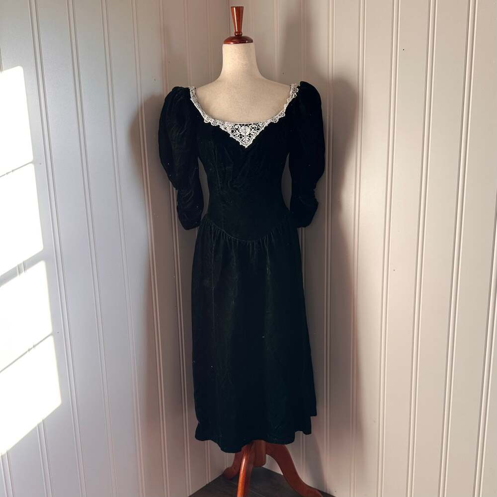 Vintage Gunne Sax Emerald Green Velvet Midi Dress 9